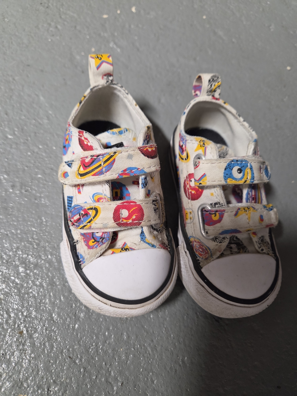 Converse Kids White Canvas Sneakers with Multicolor Planet Print and Velcro